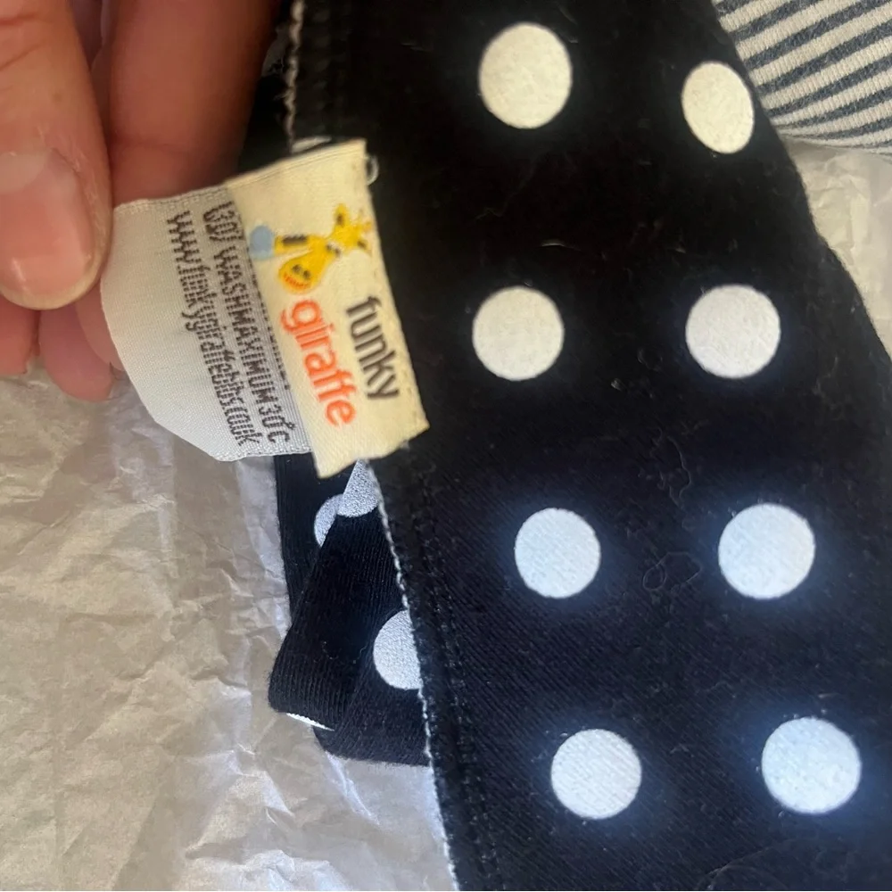 Set of 3 Soft and Stylish Funky Giraffe Brand Baby Bib/Scarf 🇬🇧🦒